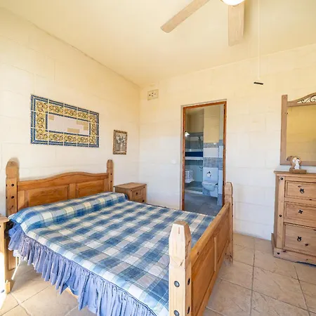 3 Bedroom Farmhouse With Private Pool And Views Сasa de vacaciones *