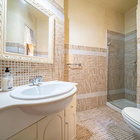 3 Bedroom Farmhouse With Private Pool And Views Xewkija