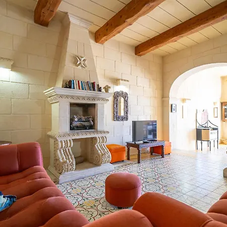 3 Bedroom Farmhouse With Private Pool And Views Casa vacanze Xewkija