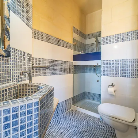 3 Bedroom Farmhouse With Private Pool And Views Holiday home